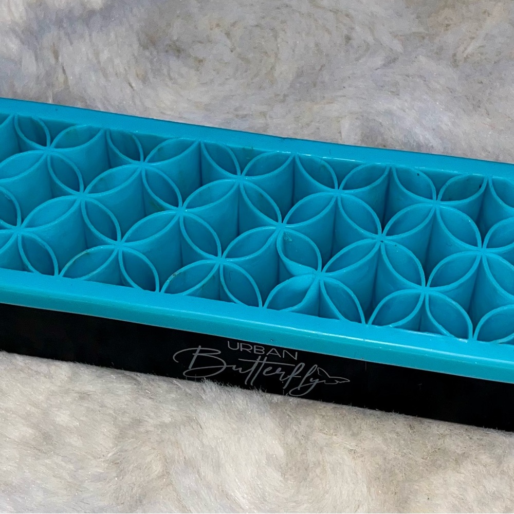 Urban Butterfly Travel Brush Holder